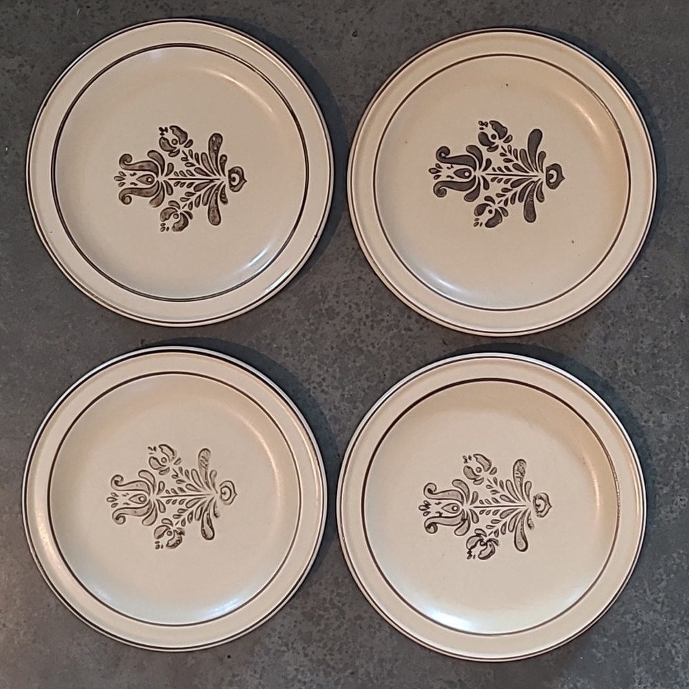 PFALTZGRAFF VILLAGE STONEWARE SALAD PLATES SET OF 4